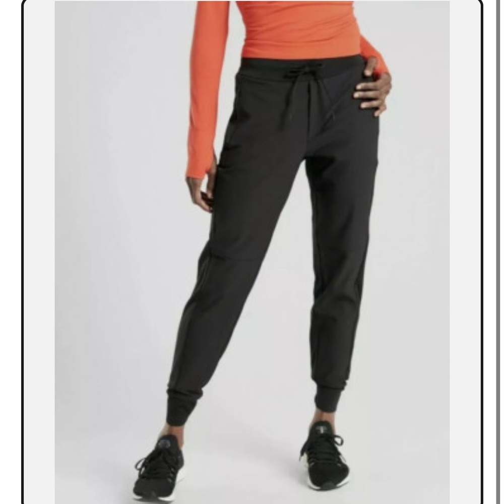 Athleta Headlands Hybrid Trek Mid Rise Jogger Pants Black
